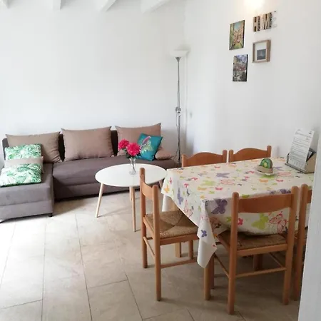 - Comfort Two-bedroom D6 Apartment Lumbarda