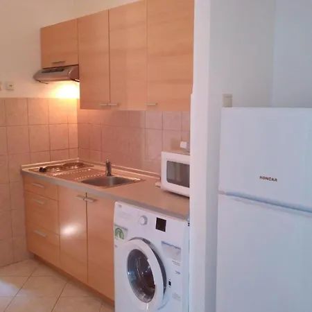- Comfort Two-bedroom D6 Lumbarda