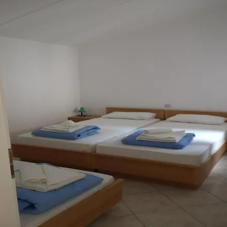 - Comfort Two-bedroom D6 *