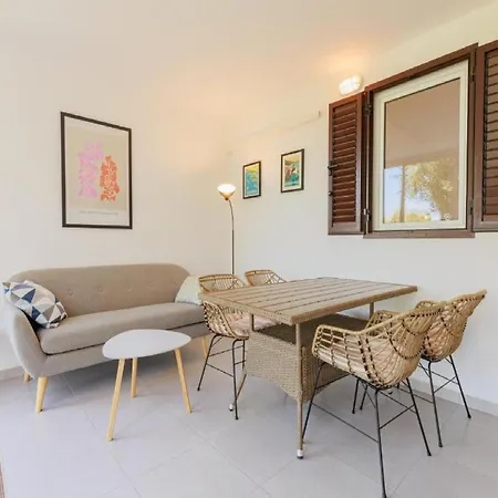 - Comfort Two-bedroom D6